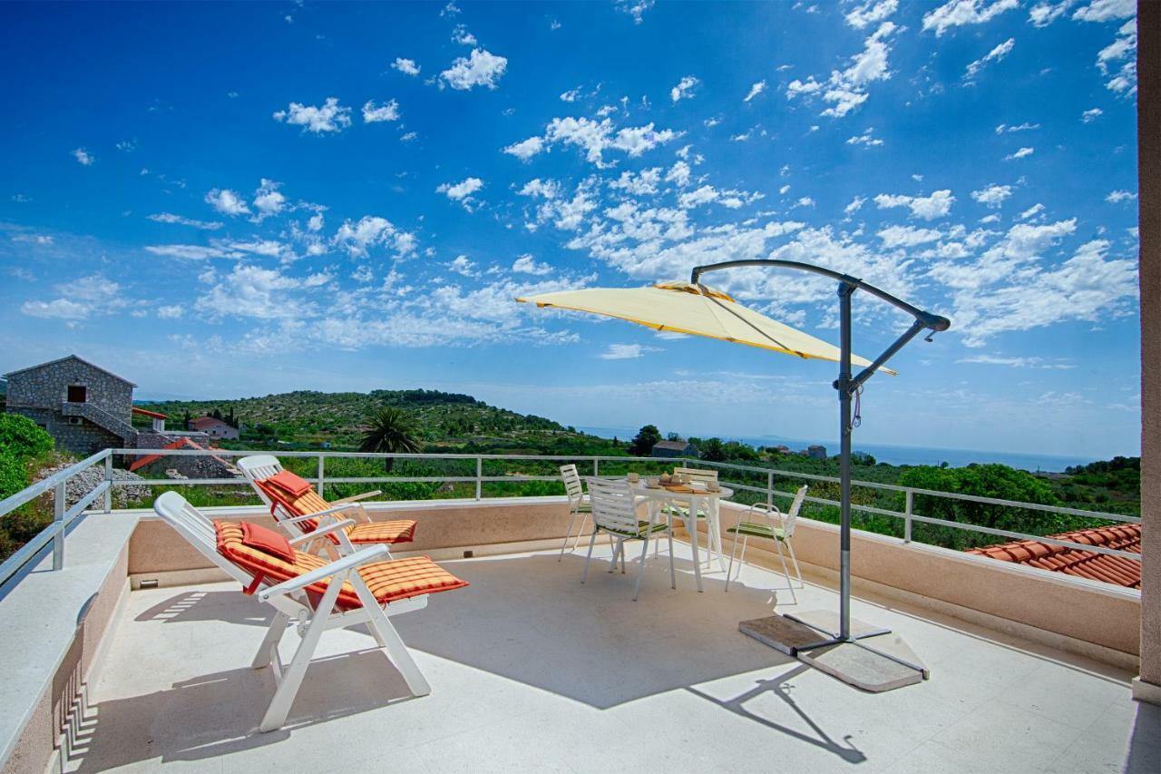 Betini Apartments - Authentic Island Escape Komiža المظهر الخارجي الصورة