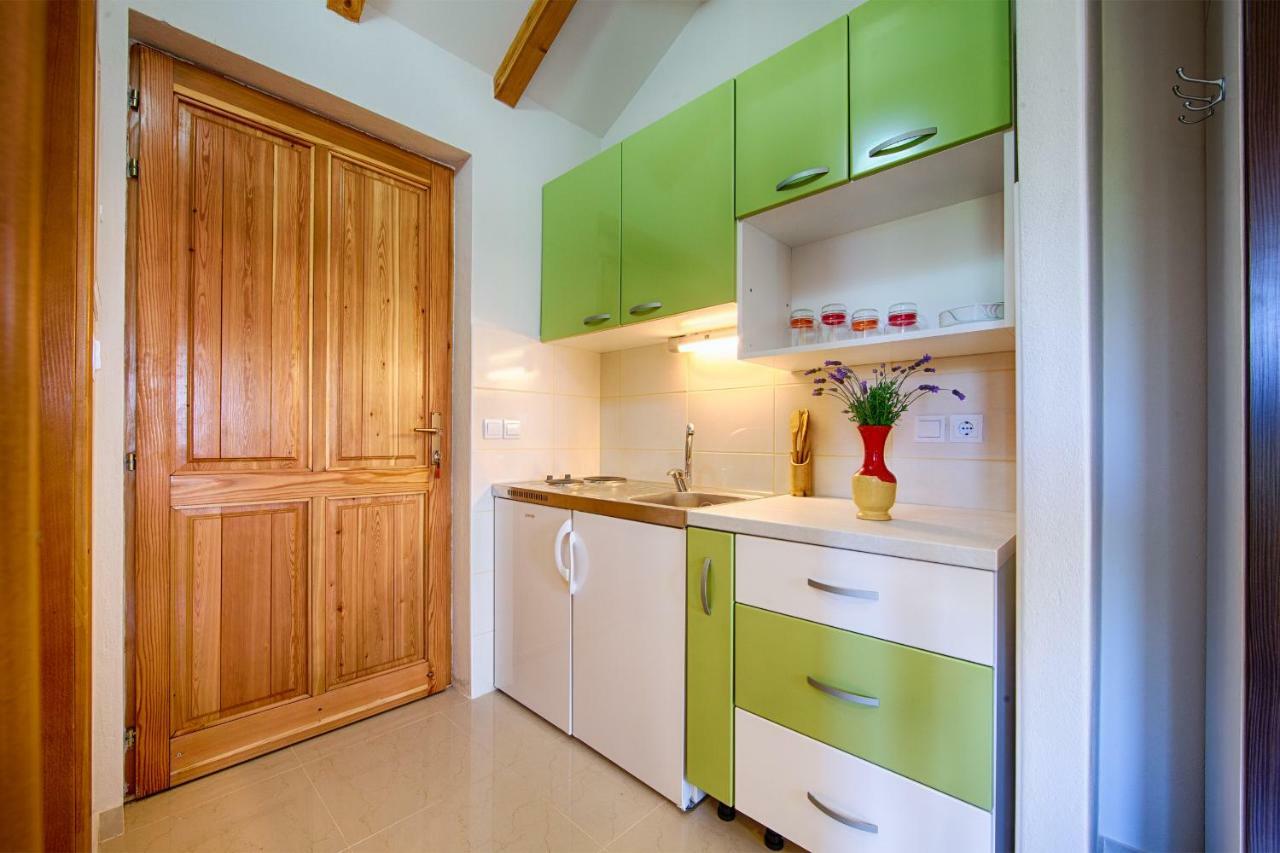 Betini Apartments - Authentic Island Escape Komiža المظهر الخارجي الصورة