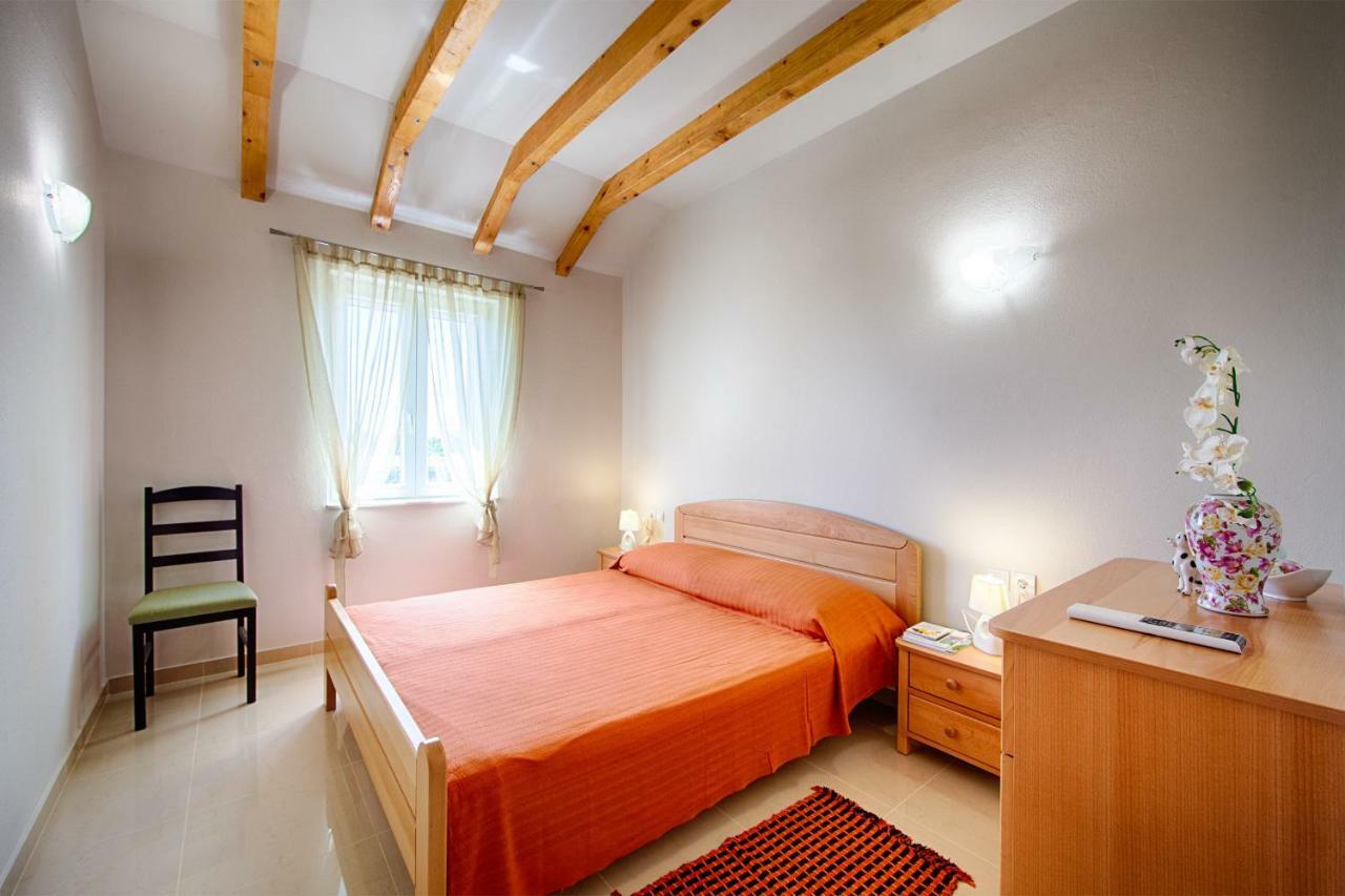 Betini Apartments - Authentic Island Escape Komiža المظهر الخارجي الصورة