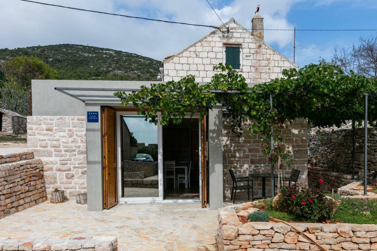 Betini Apartments - Authentic Island Escape Komiža المظهر الخارجي الصورة