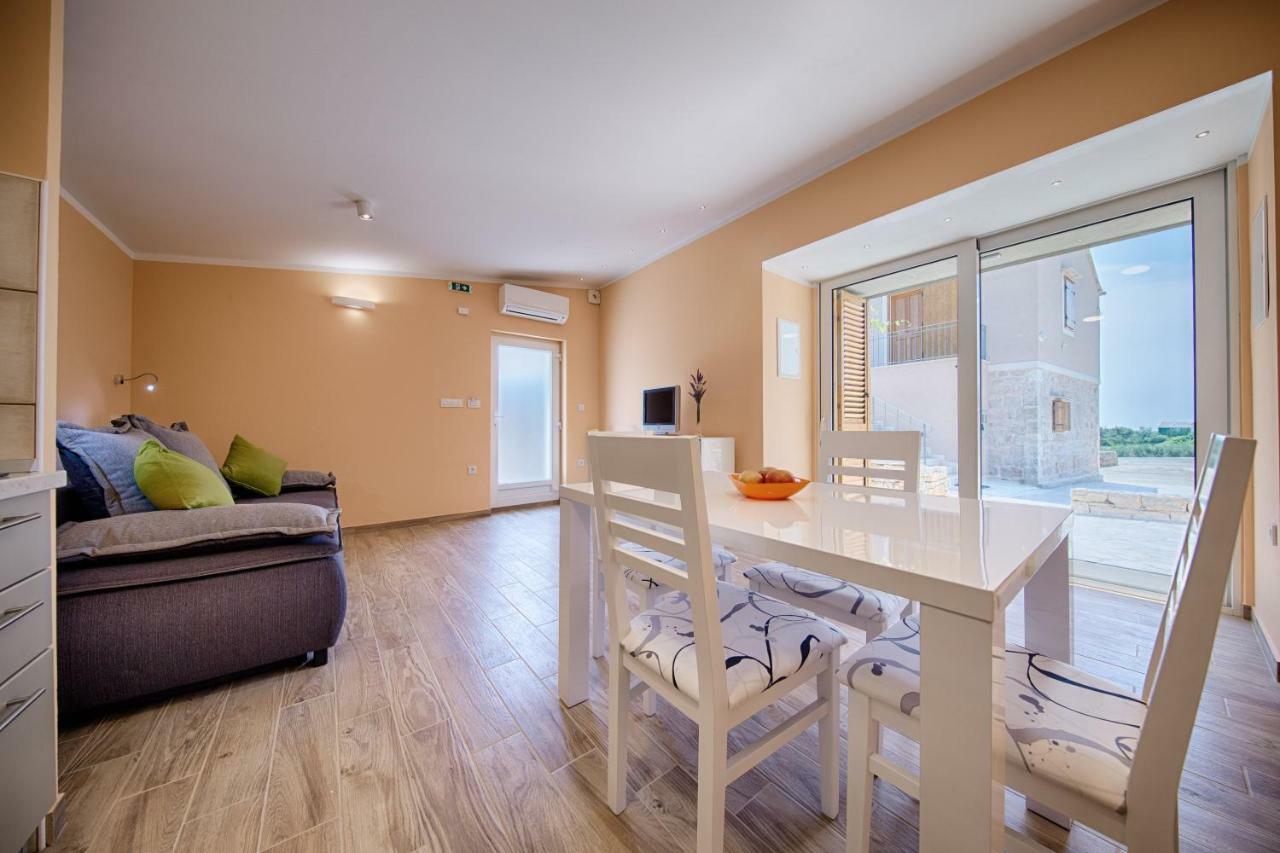 Betini Apartments - Authentic Island Escape Komiža المظهر الخارجي الصورة